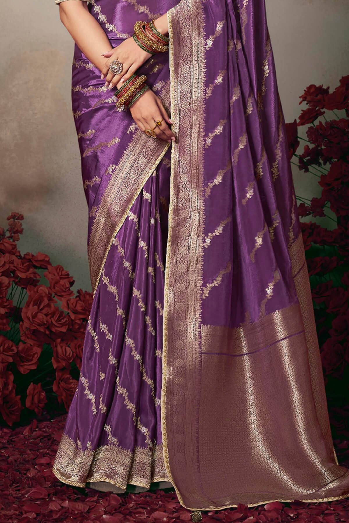 Gleaming Purple Banarasi Silk Saree With Embroidery Blouse Piece - Image 4