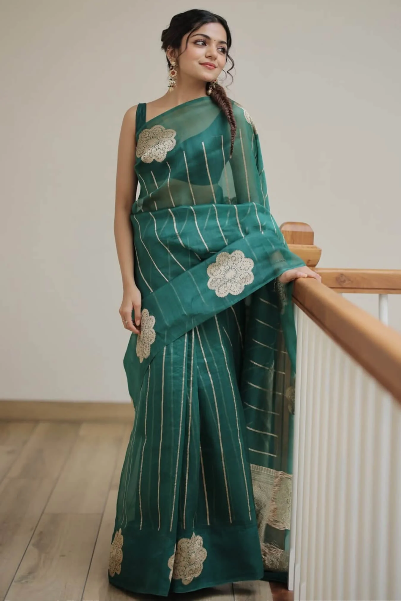 Glittering Green Linen Silk Saree With Demanding Blouse Piece - Image 7