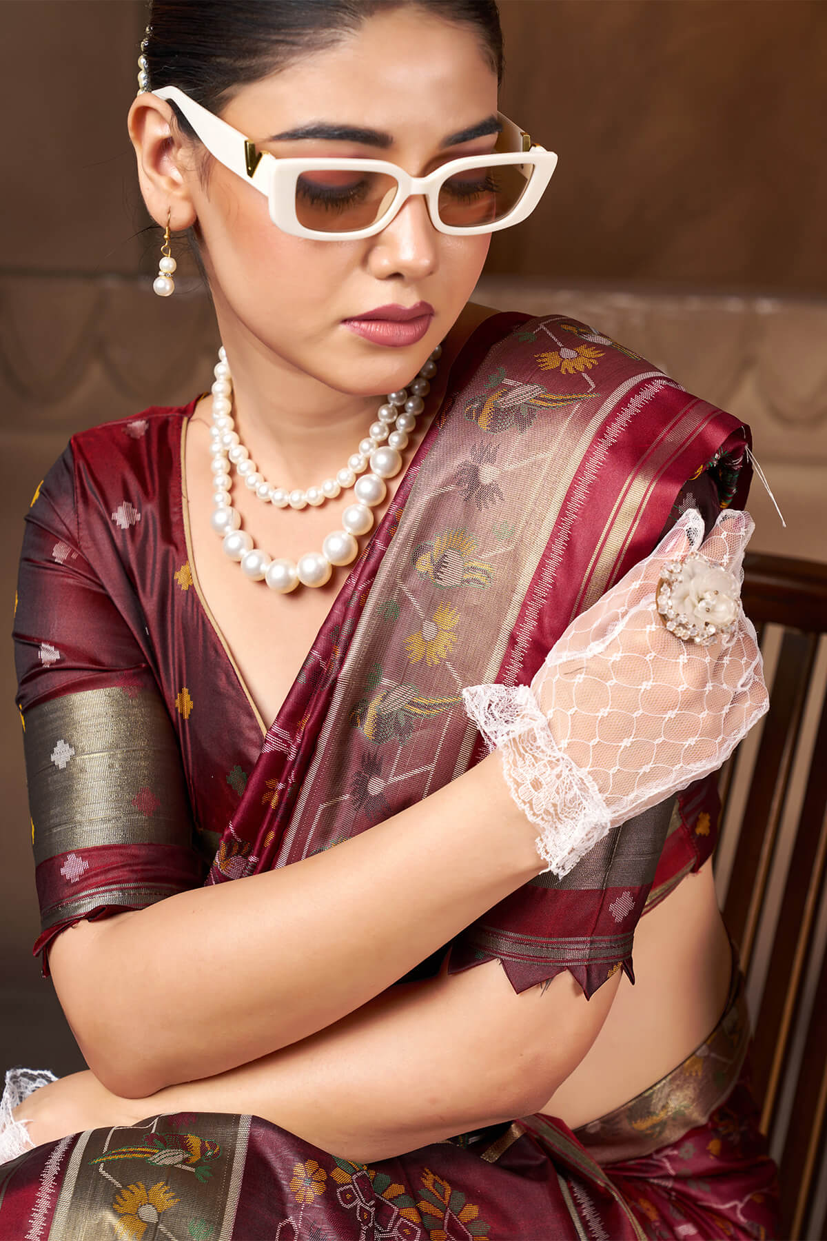 Glittering Maroon Paithani Silk Saree With Murmurous Blouse Piece - Image 4