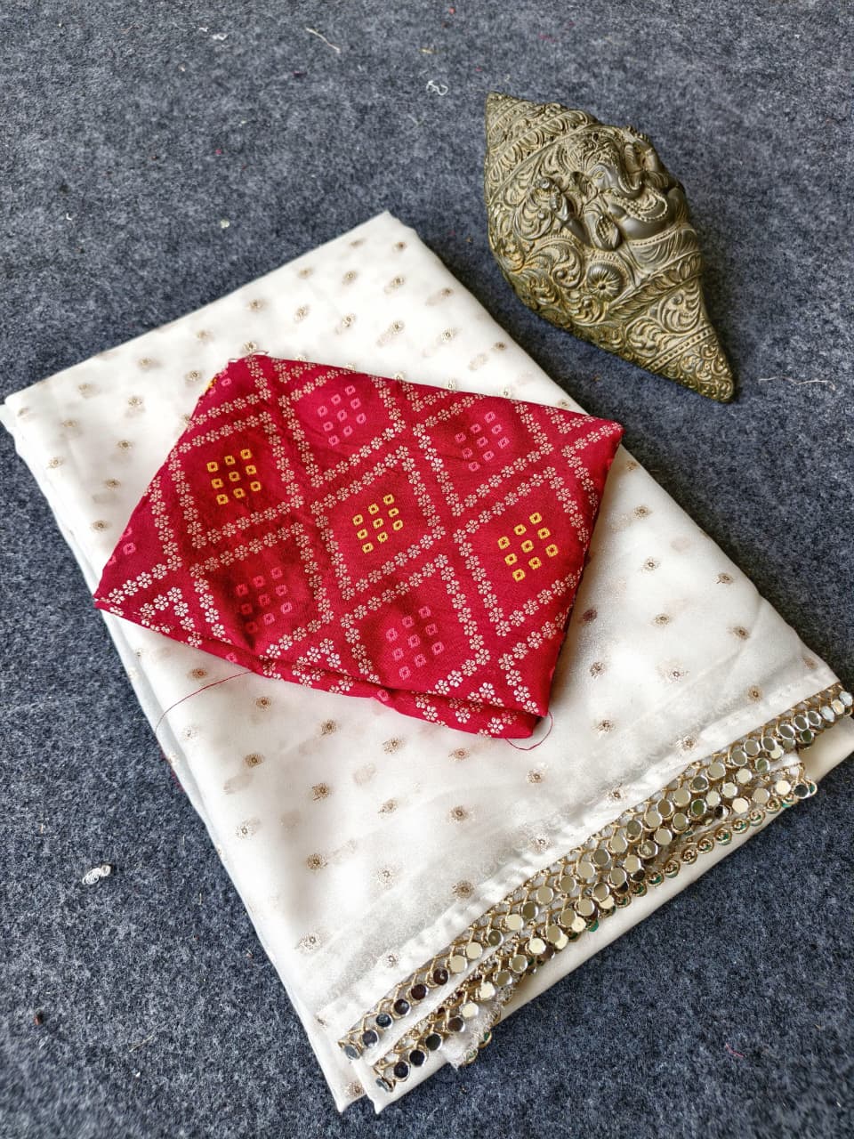 Glittering Off White Embroidery Work Organza Chiffon Silk Saree With Ebullience Blouse Piece - Image 2