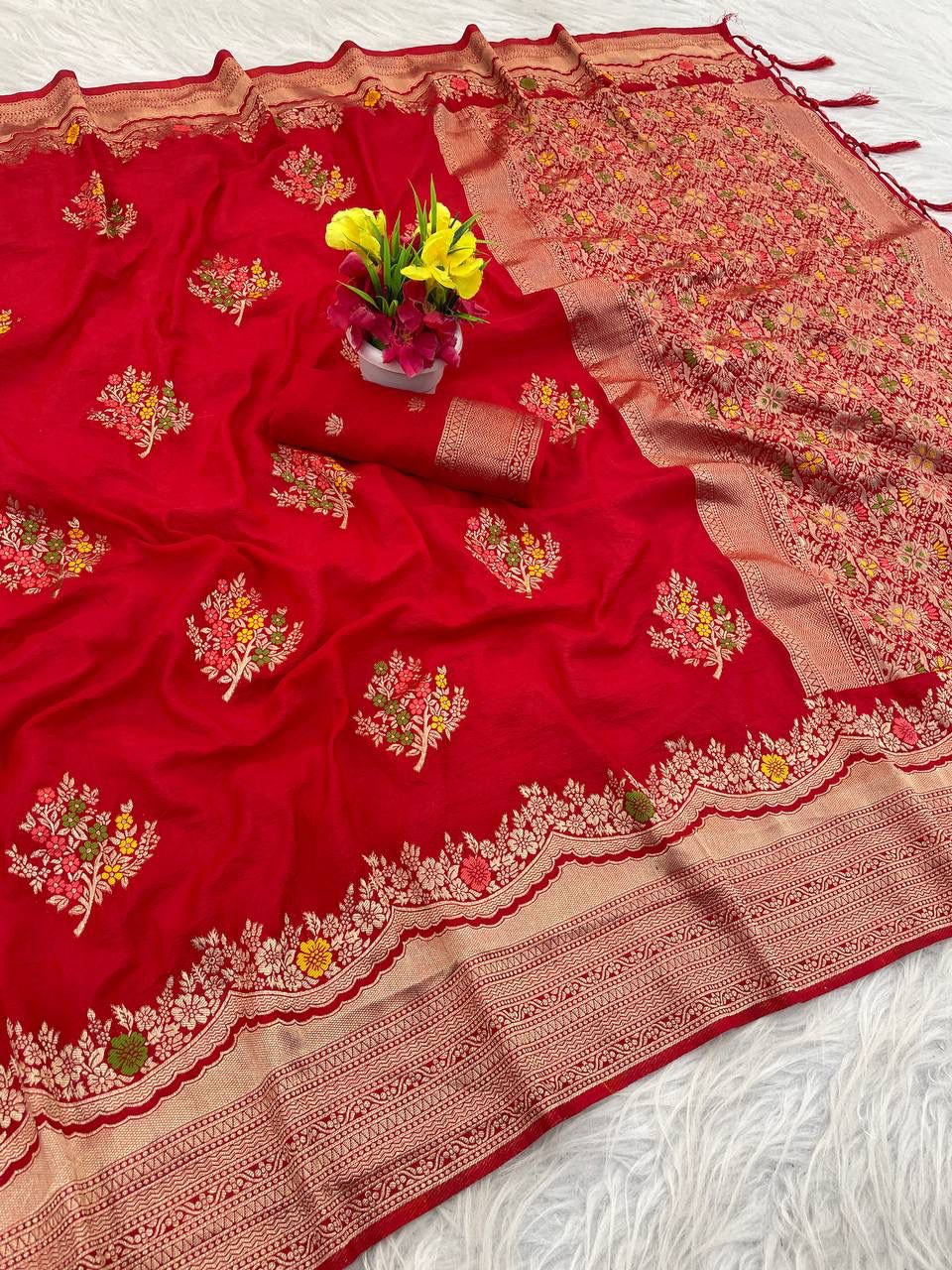 Glittering Red Banarasi Georgette Silk Saree With Murmurous Blouse Piece - Image 2
