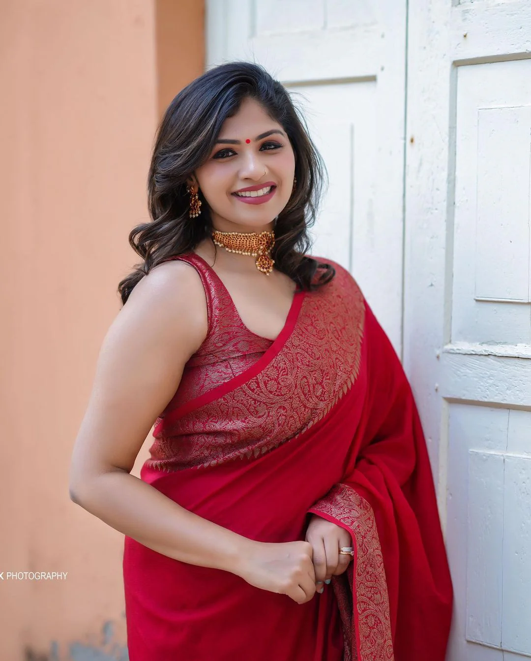 Glittering Red Soft Silk Saree With Unequalled Blouse Piece - Image 4