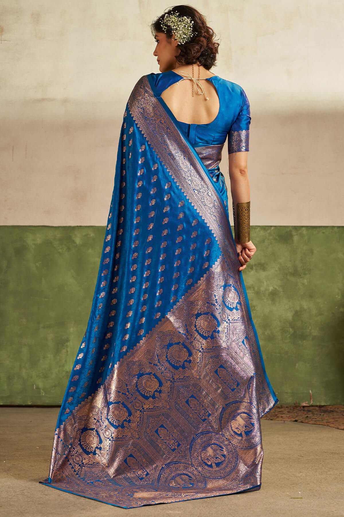 Glorious Blue Pure Zari Weaving Banarasi Silk Saree With Gratifying Blouse Piece - Image 6