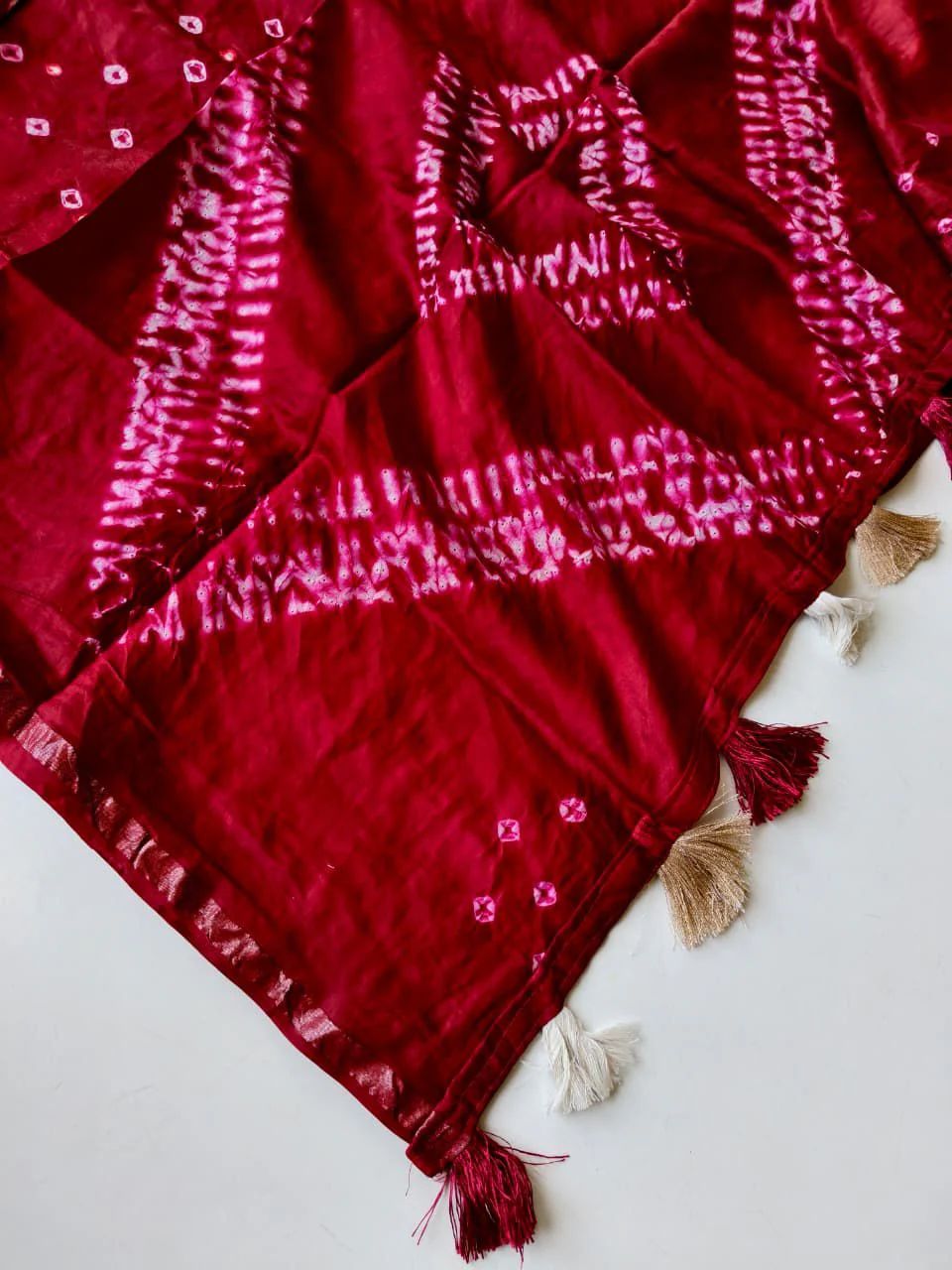 Glorious Dark Pink Cotton Silk Bandhani Printed Saree With Splendorous Blouse Piece - Image 4