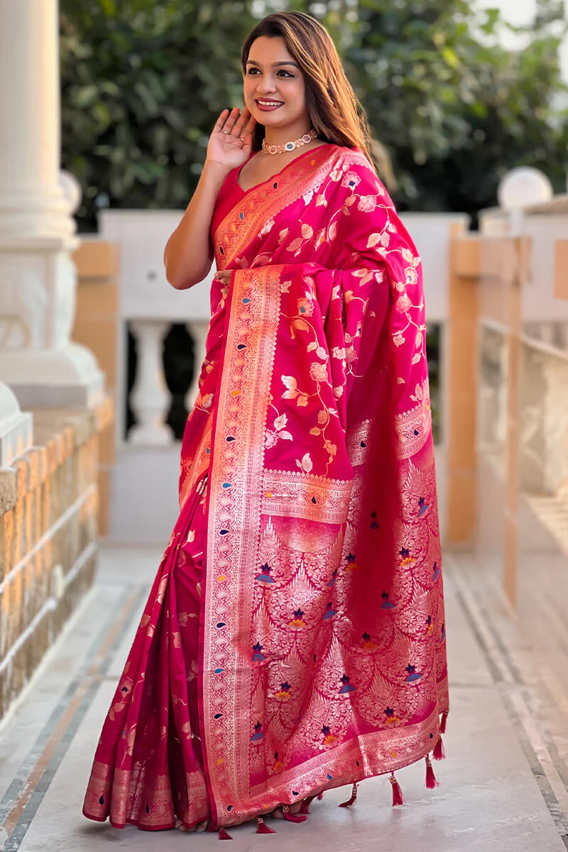 Glorious Dark Pink Soft Banarasi Silk Saree With Classic Blouse Piece - Image 5