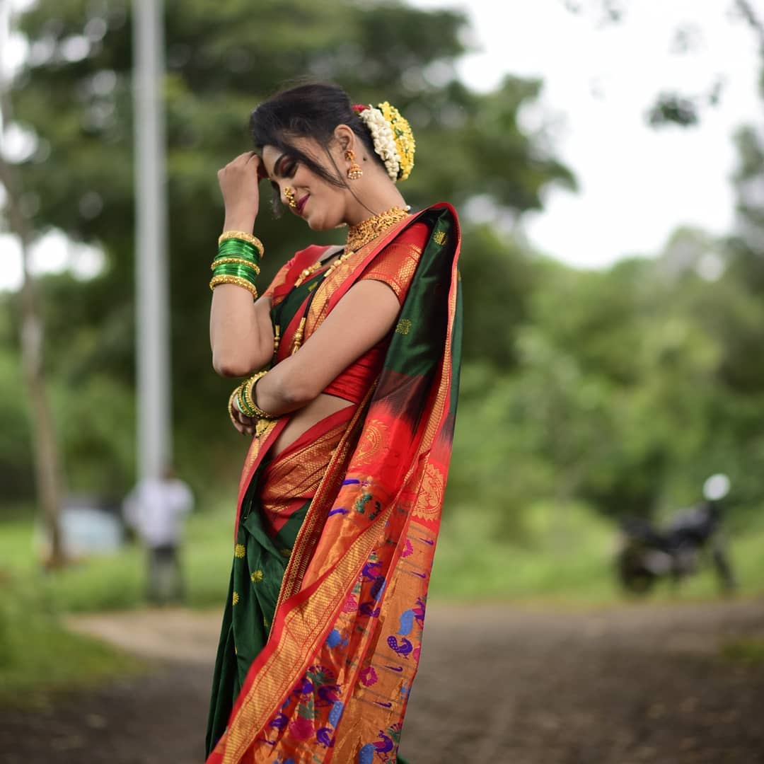 Glorious Green Paithani Silk Saree With Ethnic Blouse Piece - Image 3
