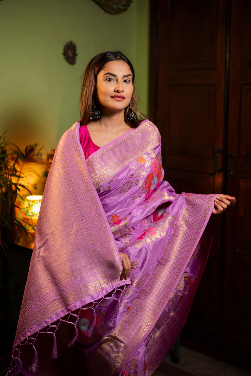 Glorious Lavender Soft Banarasi Silk Saree With Stunner Blouse Piece - Image 2