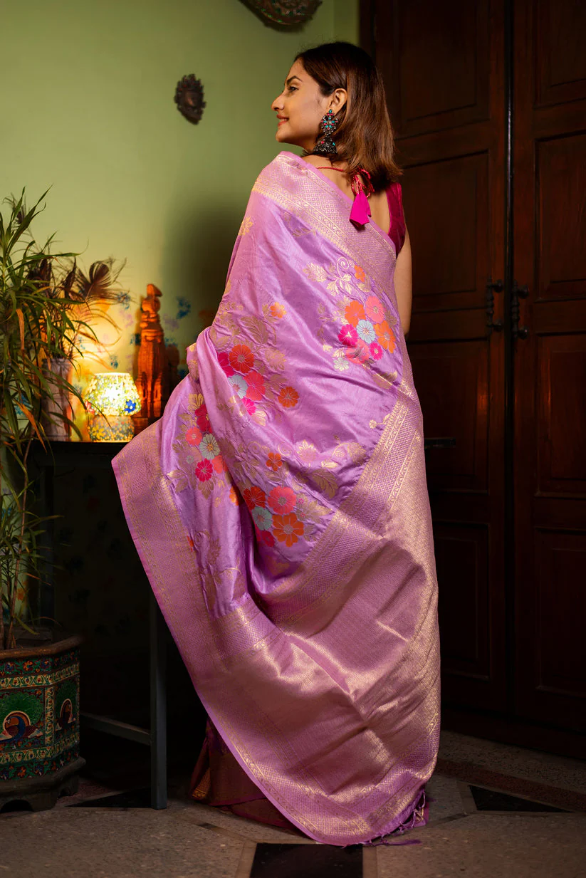 Glorious Lavender Soft Banarasi Silk Saree With Stunner Blouse Piece - Image 5