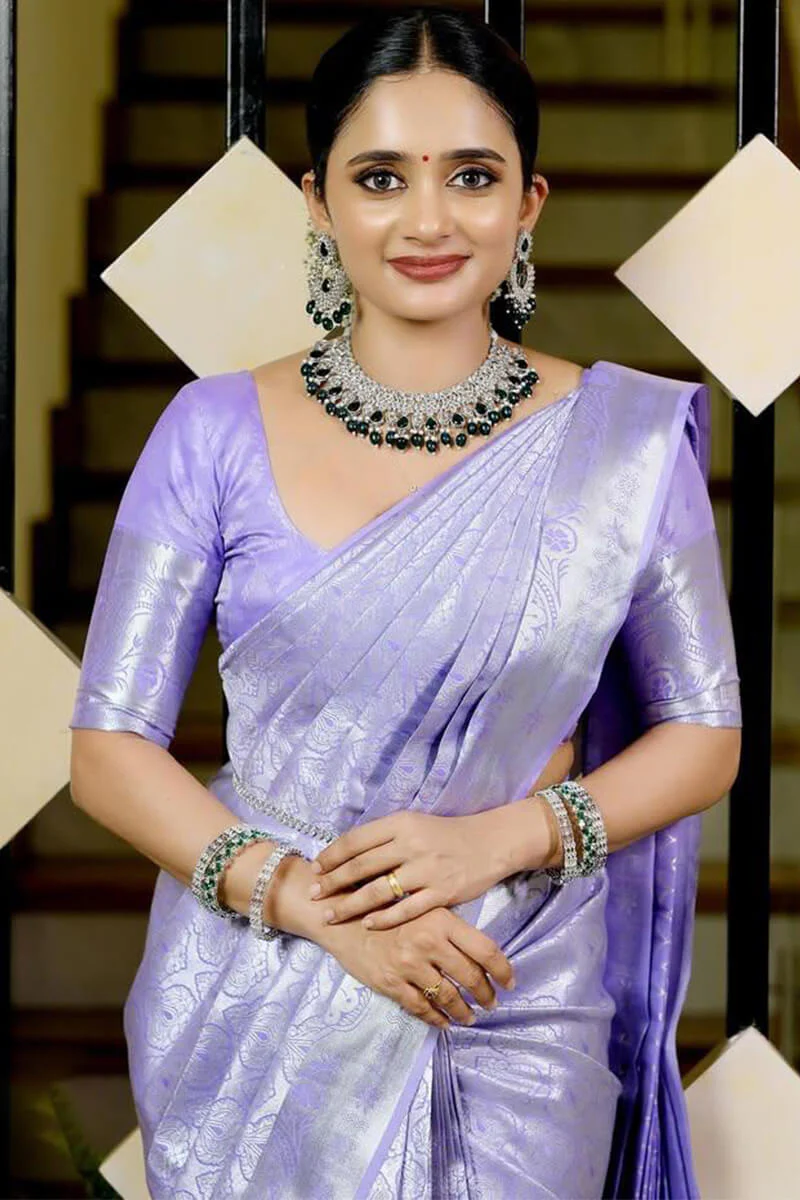 Glorious Lavender Soft Silk Saree With Arresting Blouse Piece - Image 2