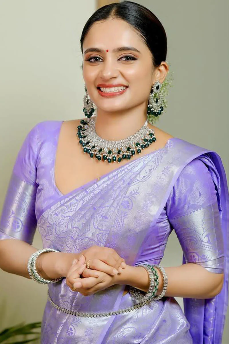 Glorious Lavender Soft Silk Saree With Arresting Blouse Piece - Image 6