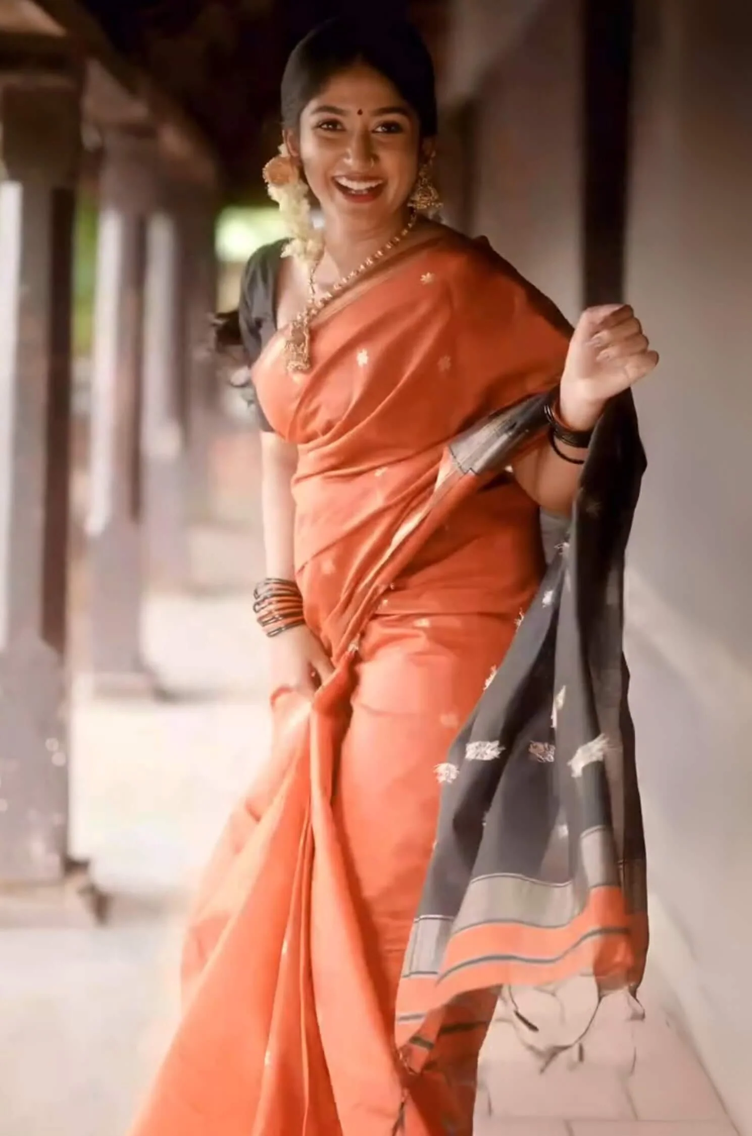 Glorious Orange Cotton Silk Saree With Entrancing Blouse Piece - Image 3
