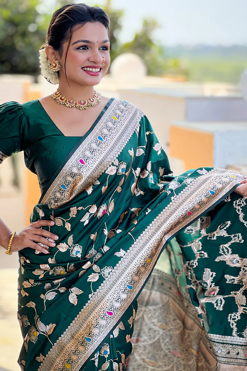 Glowing Dark Green Soft Banarasi Silk Saree With Radiant Blouse Piece - Image 3