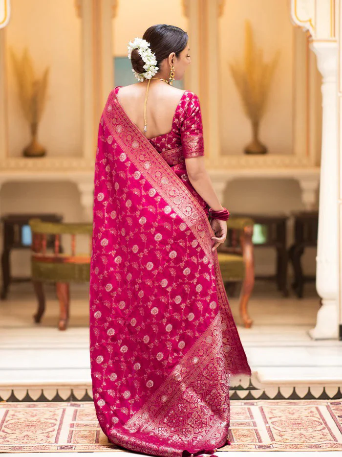 Glowing Dark Pink Soft Silk Saree With Gratifying Blouse Piece - Image 6