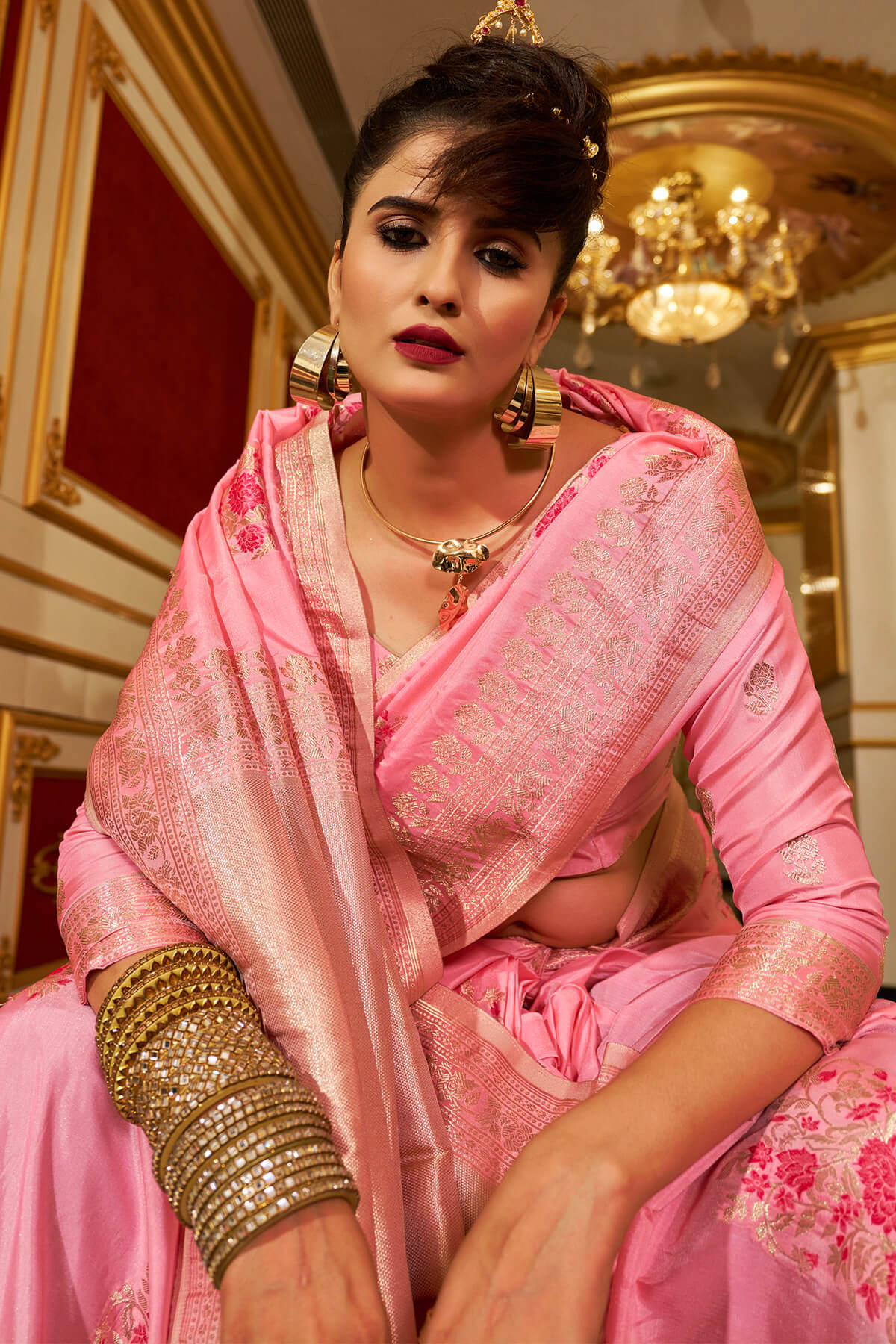 Glowing Pink Pure Zari Weaving Banarasi Silk Saree With Ineffable Blouse Piece - Image 2