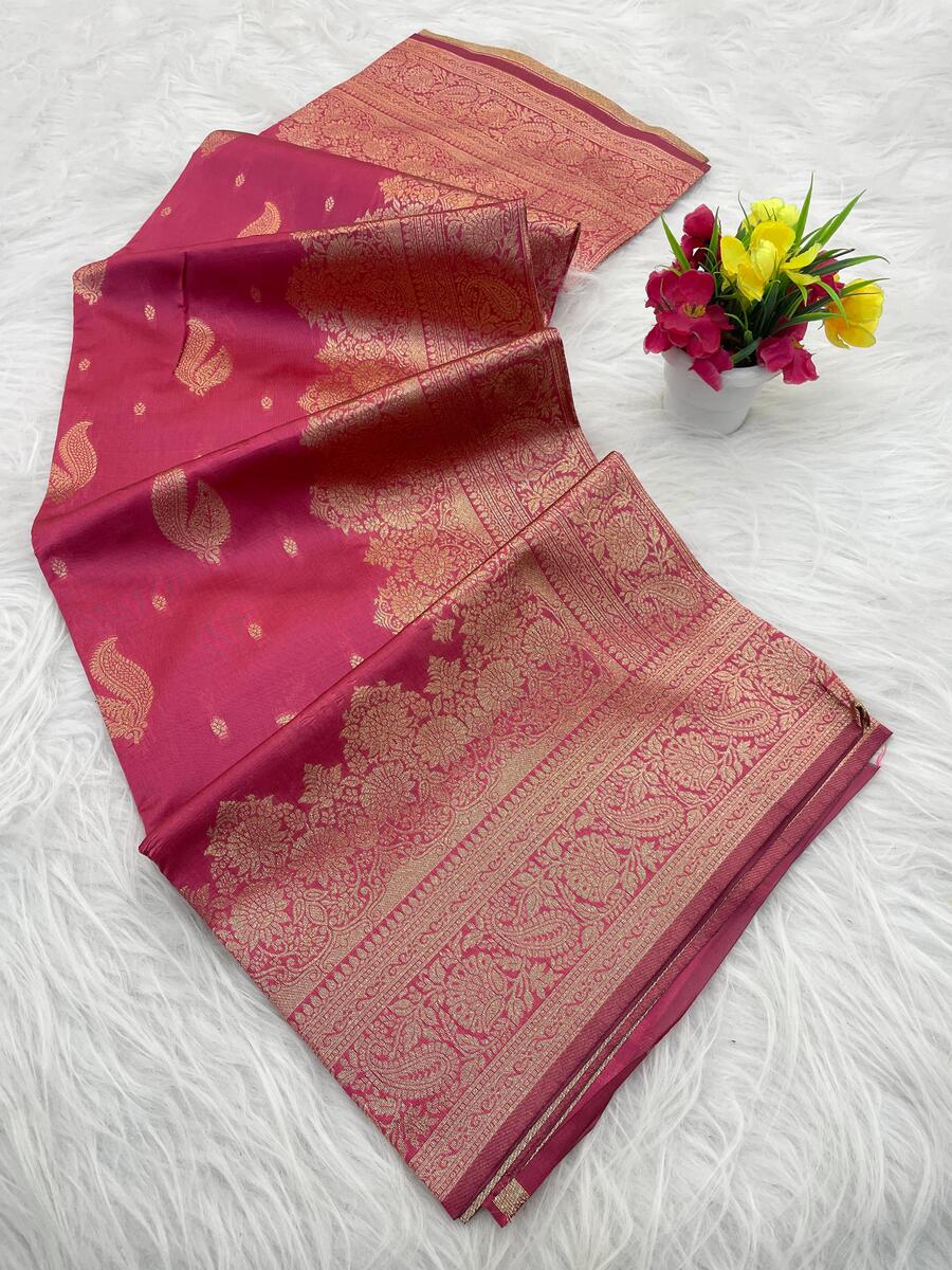 Gorgeous Dark Pink Soft Silk Saree With Eye-catching Blouse Piece - Image 2
