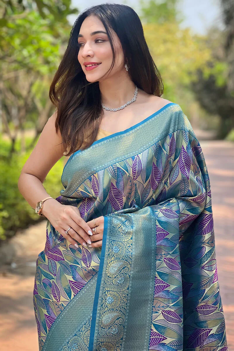 Gorgeous Firozi Kanjivaram Silk Saree With Stylish Blouse Piece - Image 2