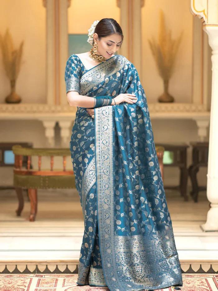 Gorgeous Firozi Soft Silk Saree With Sophisticated Blouse Piece - Image 6