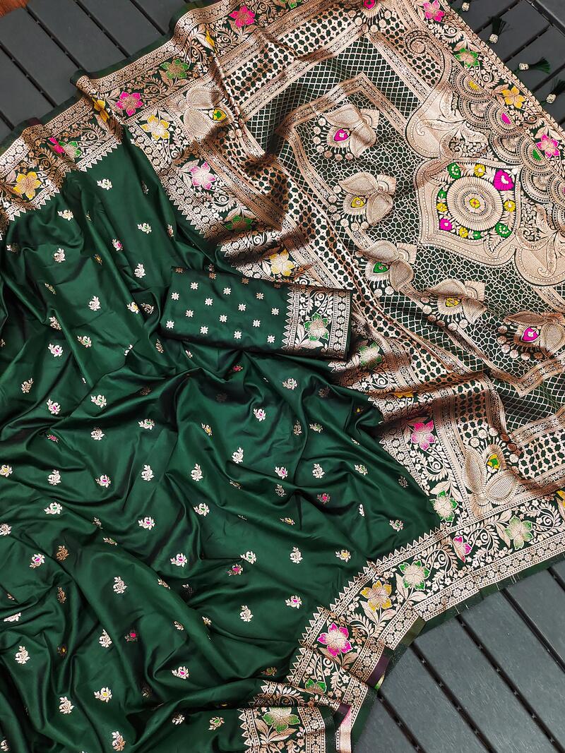 Gossamer Dark Green Soft Banarasi Silk Saree With Lagniappe Blouse Piece - Image 3