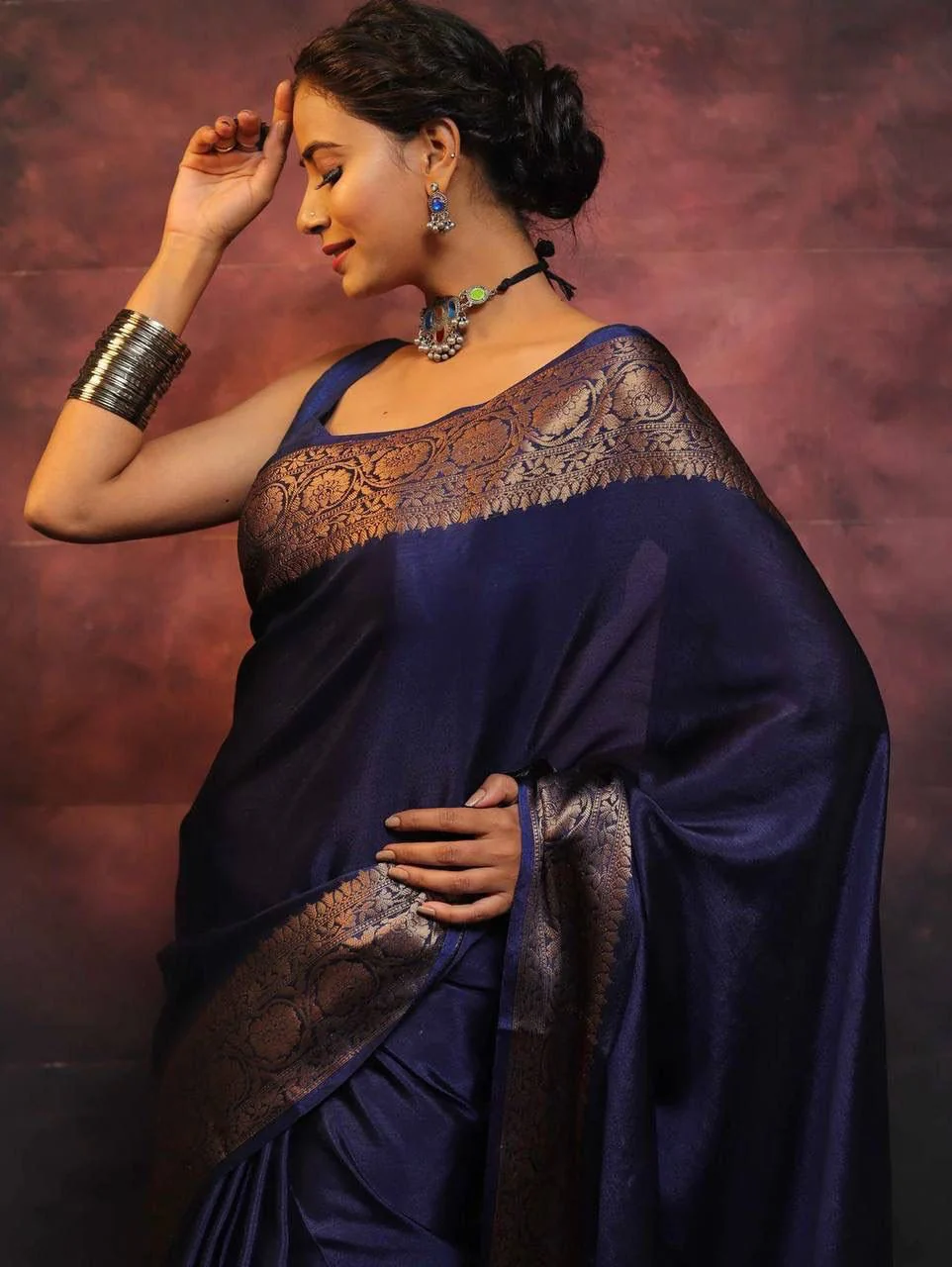 Gossamer Navy Blue Soft Silk Saree With Nemesis Blouse Piece - Image 3