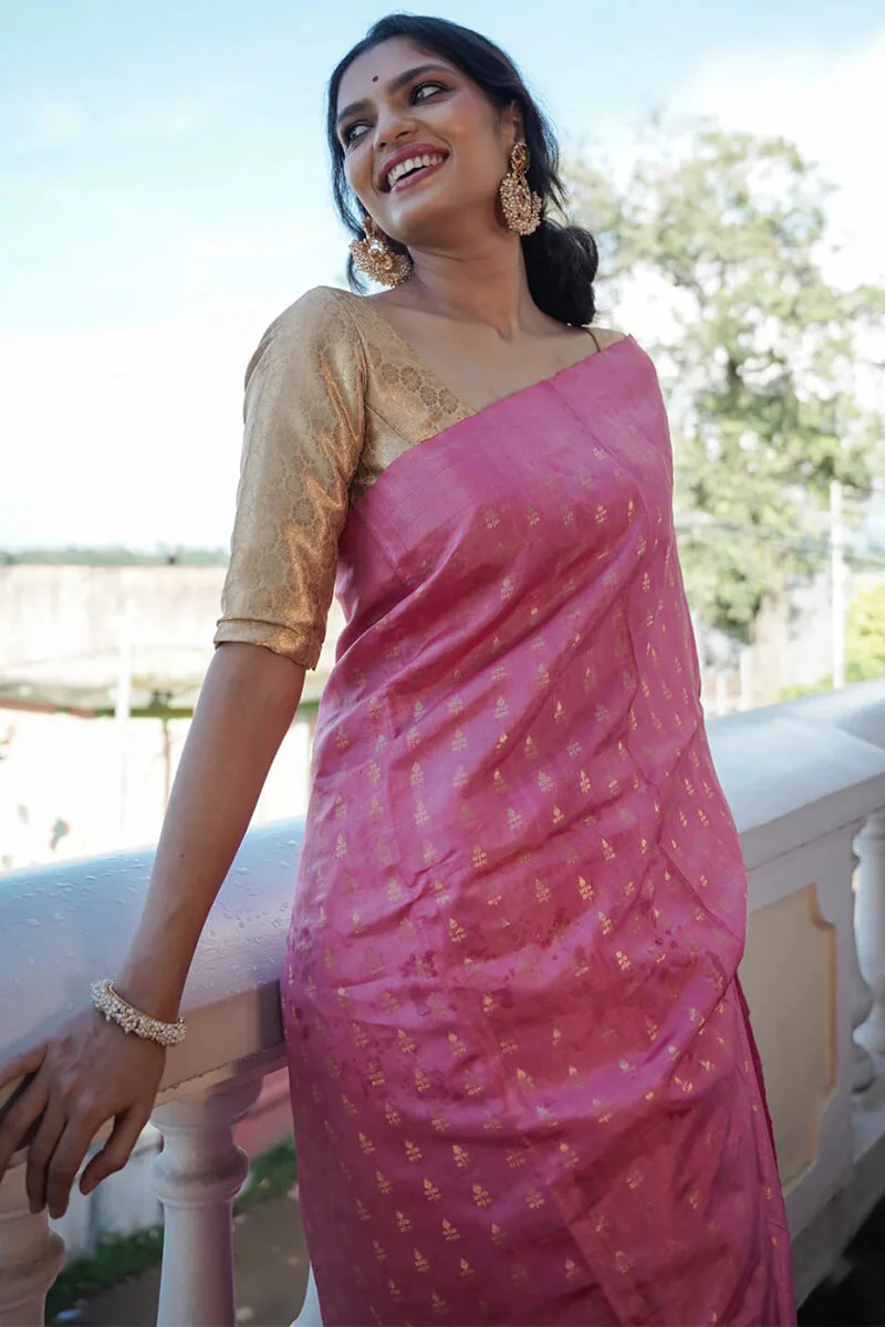 Gossamer Pink Soft Silk Saree With Blooming Blouse Piece - Image 3