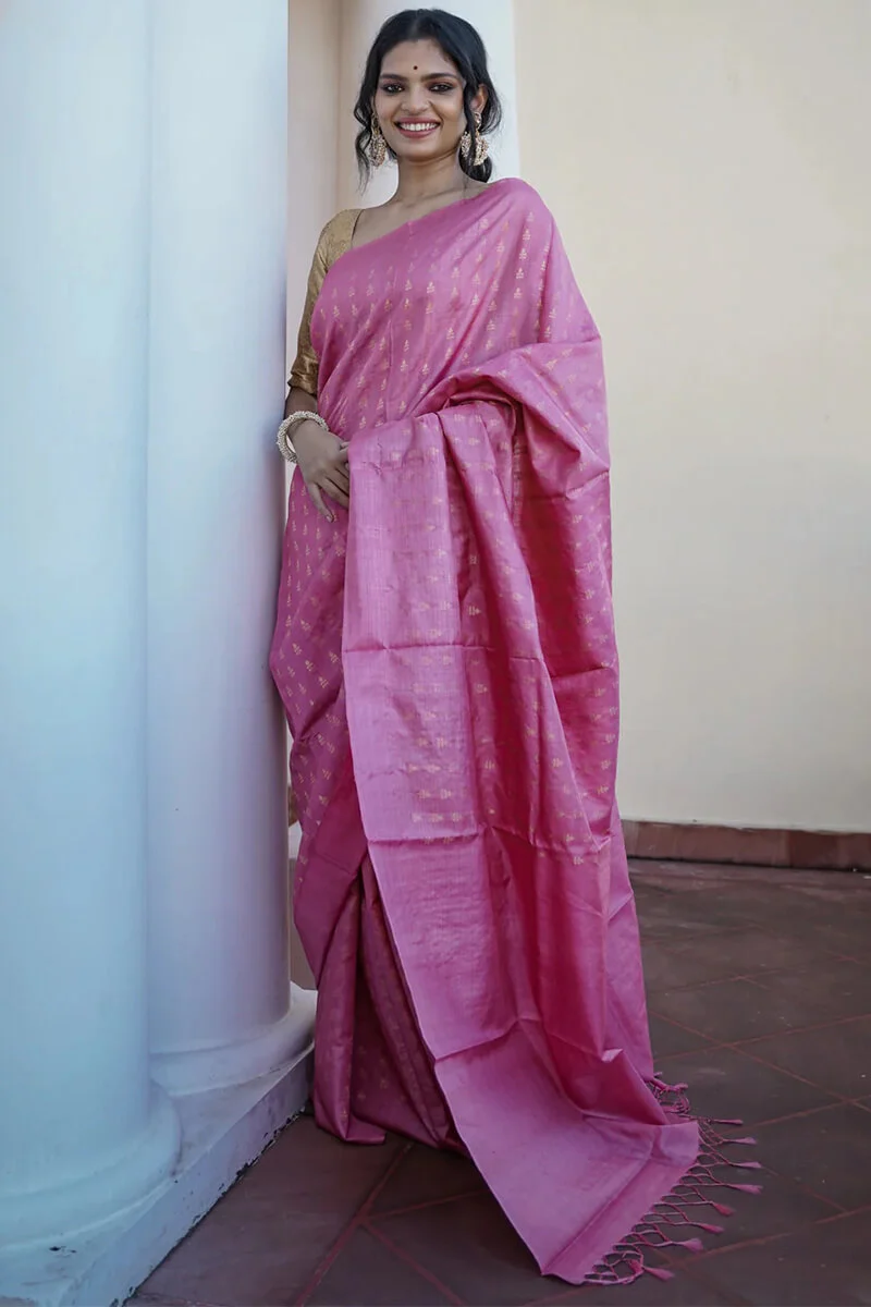 Gossamer Pink Soft Silk Saree With Blooming Blouse Piece - Image 4
