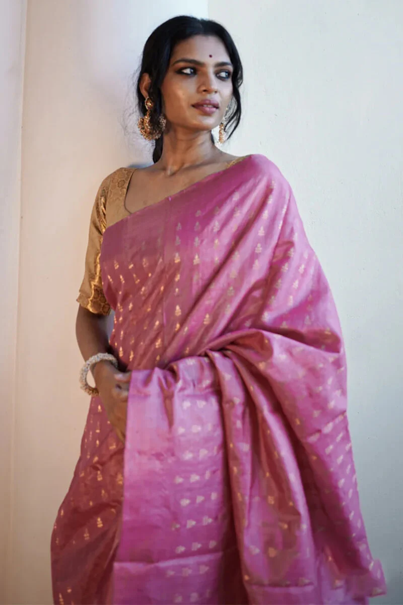 Gossamer Pink Soft Silk Saree With Blooming Blouse Piece - Image 6