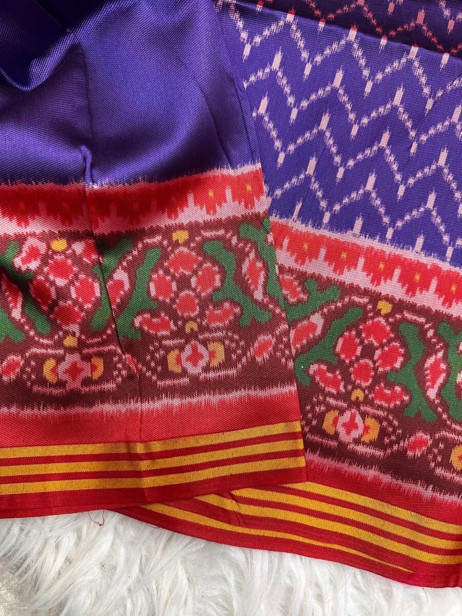 Gossamer Royal Blue Ikkat Printed Patola Silk Saree With Grandiose Blouse Piece - Image 3