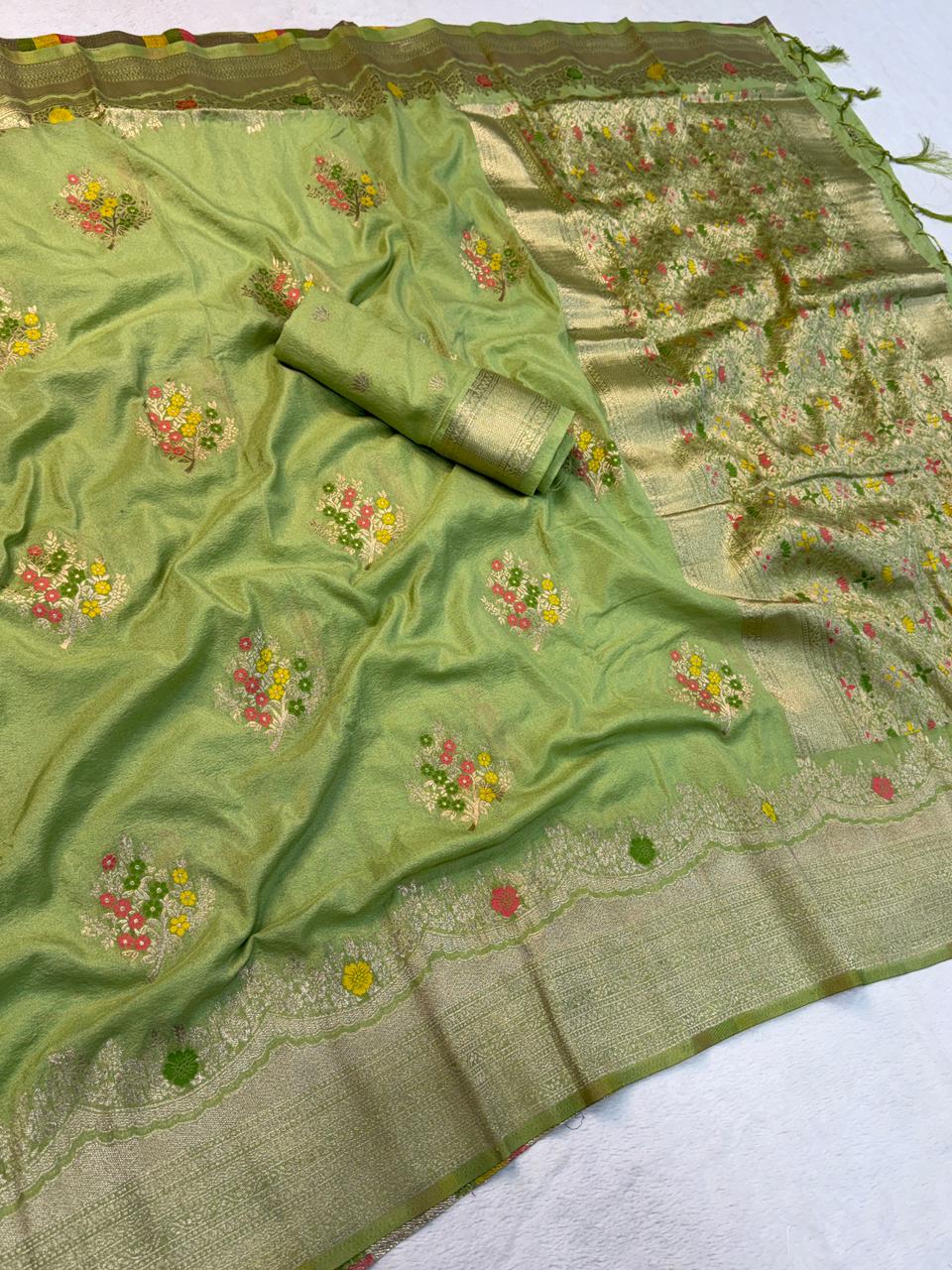 Grandiose Green Banarasi Georgette Silk Saree With Stunner Blouse Piece - Image 2