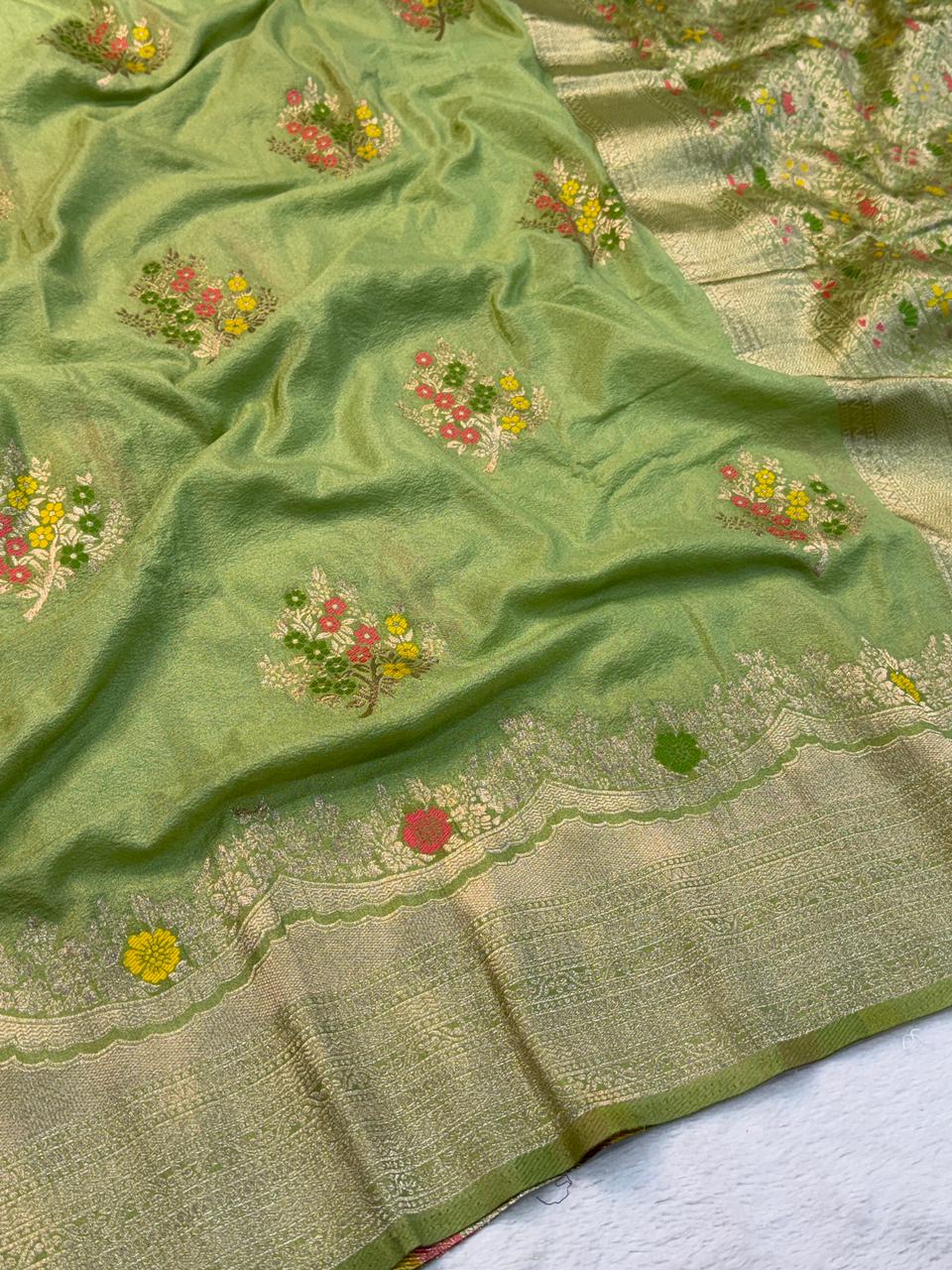 Grandiose Green Banarasi Georgette Silk Saree With Stunner Blouse Piece - Image 3