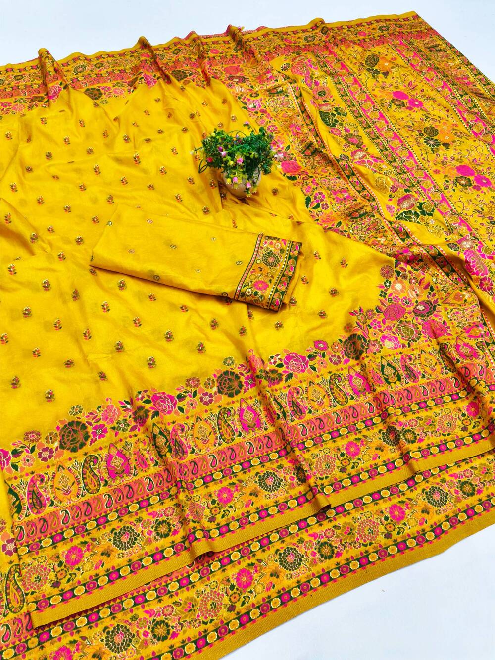 Grandiose Yellow Nylon Dola Pashmina Saree With Eclat Blouse Piece - Image 2