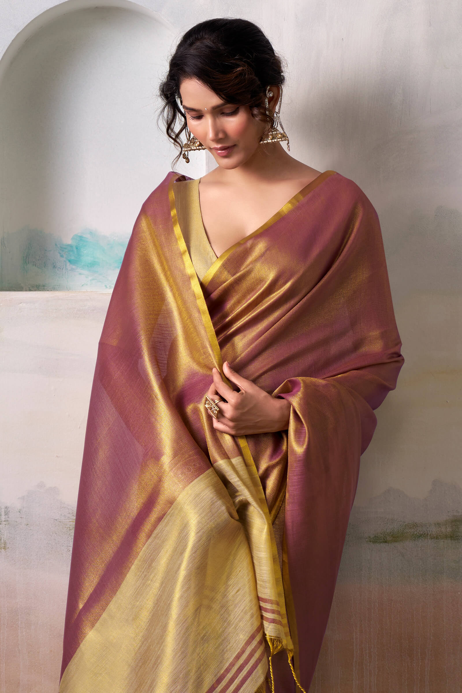 Gratifying Purple Soft Banarasi Tissue Silk Saree With Improbable Blouse Piece - Image 2