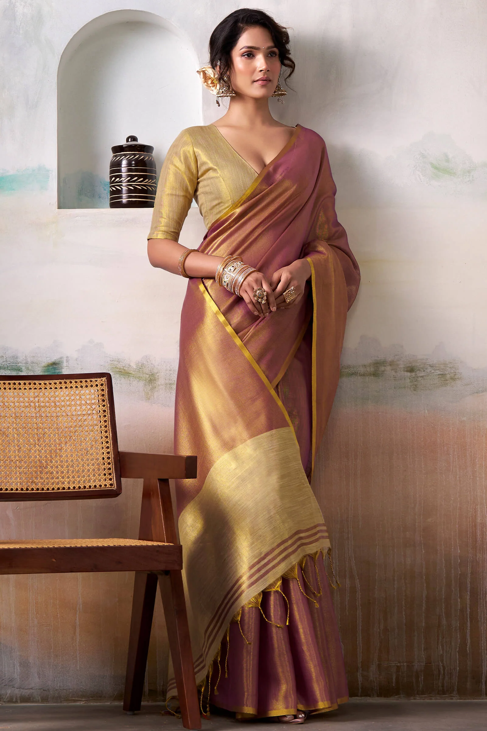Gratifying Purple Soft Banarasi Tissue Silk Saree With Improbable Blouse Piece - Image 3