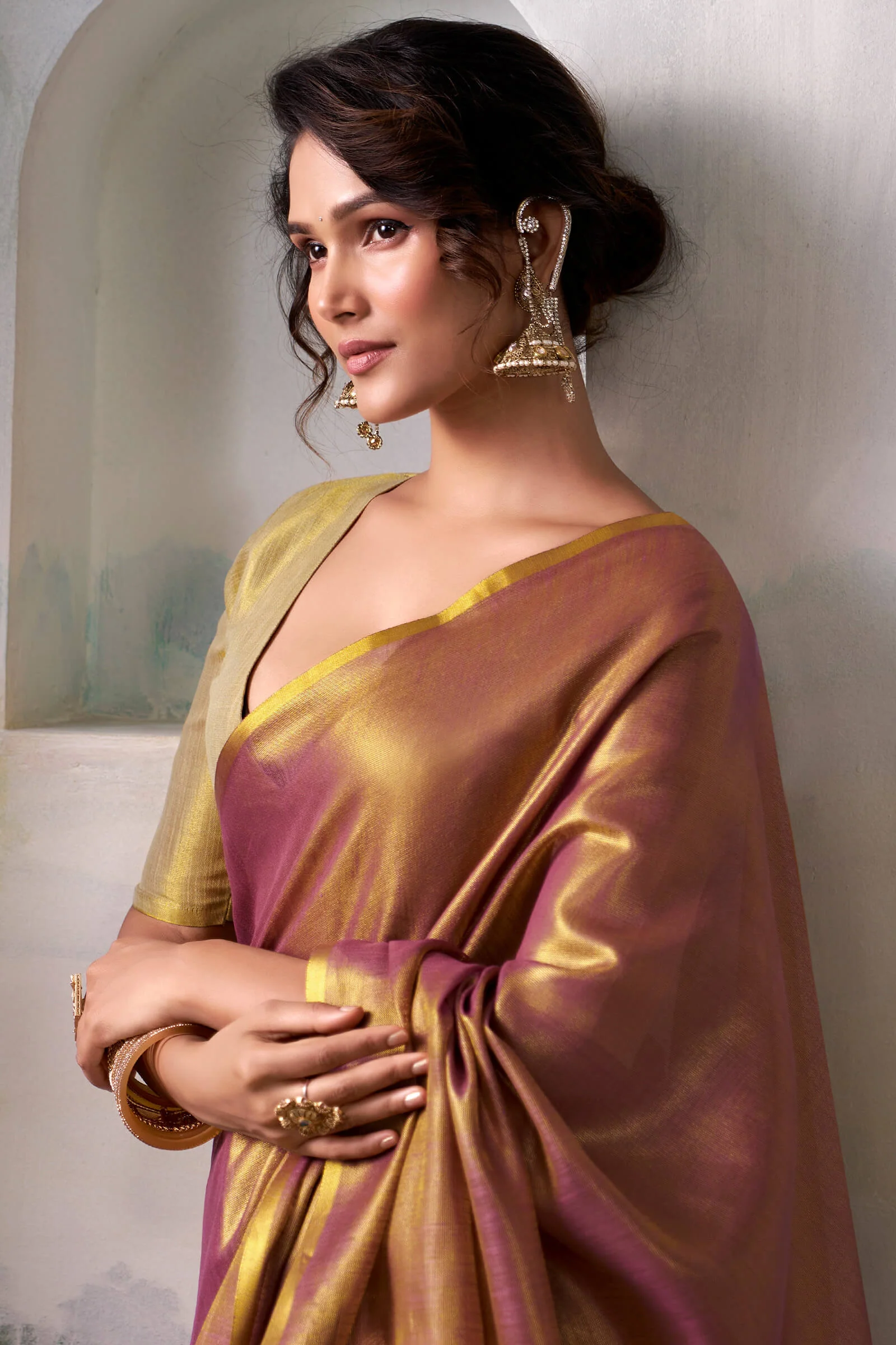Gratifying Purple Soft Banarasi Tissue Silk Saree With Improbable Blouse Piece - Image 4