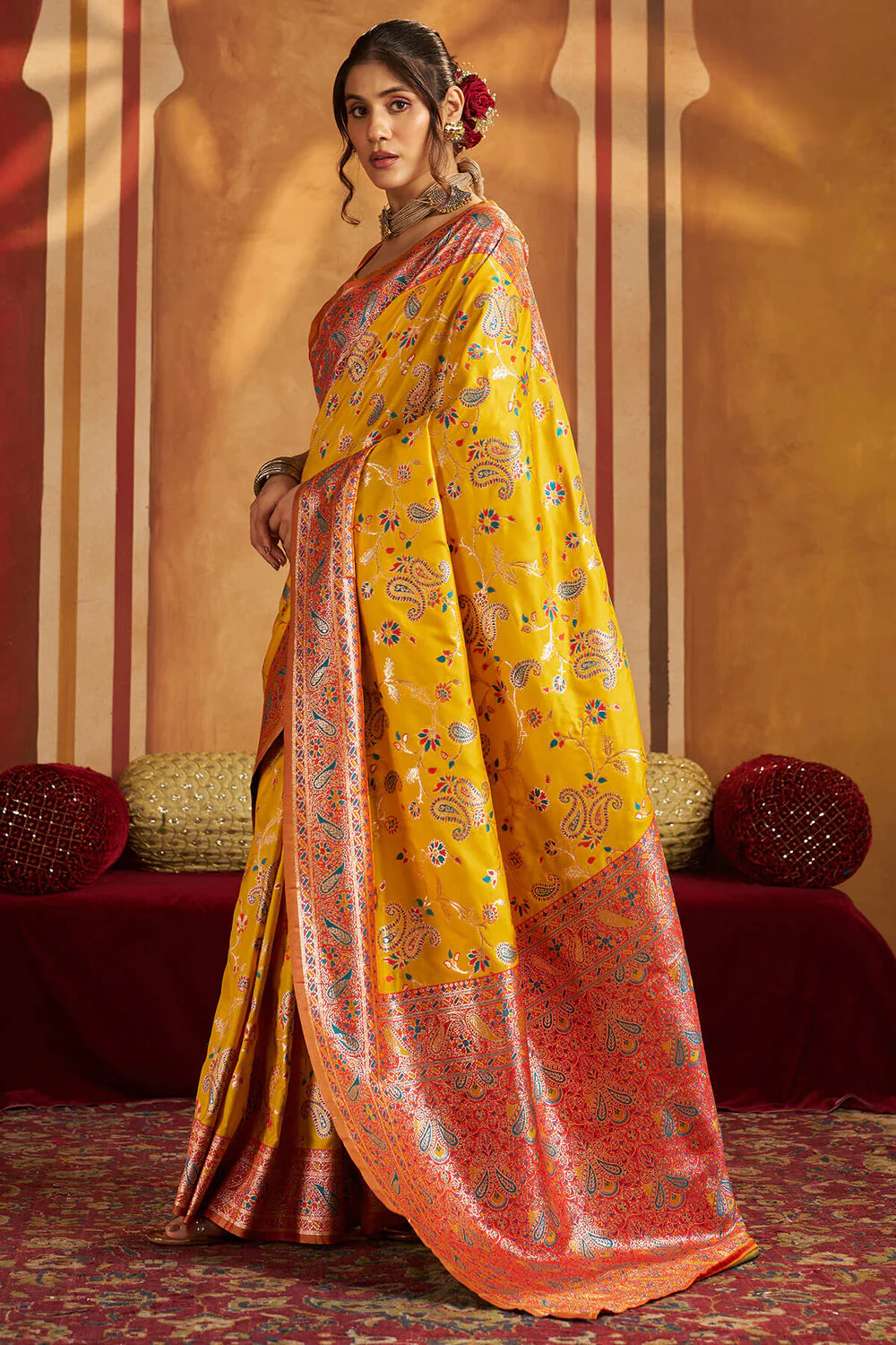 Gratifying Yellow Pure Zari Weaving Banarasi Silk Saree With Piquant Blouse Piece - Image 3