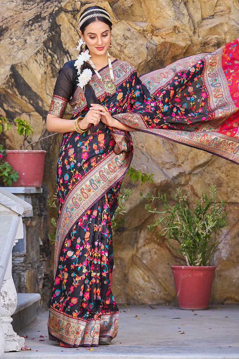 Groovy Black Pashmina saree With Scrumptious Blouse Piece - Image 5