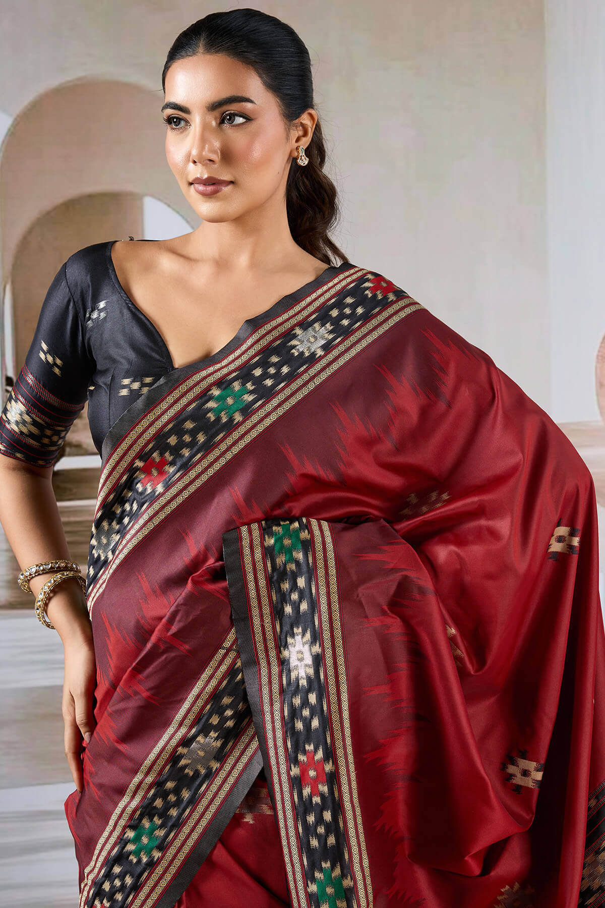 Groovy Maroon Patola Silk Saree with Girlish Blouse Piece - Image 2