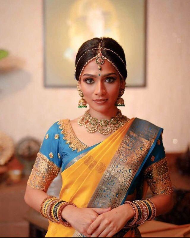 Groovy Yellow Soft Banarasi Silk Saree With Angelic Blouse Piece - Image 4