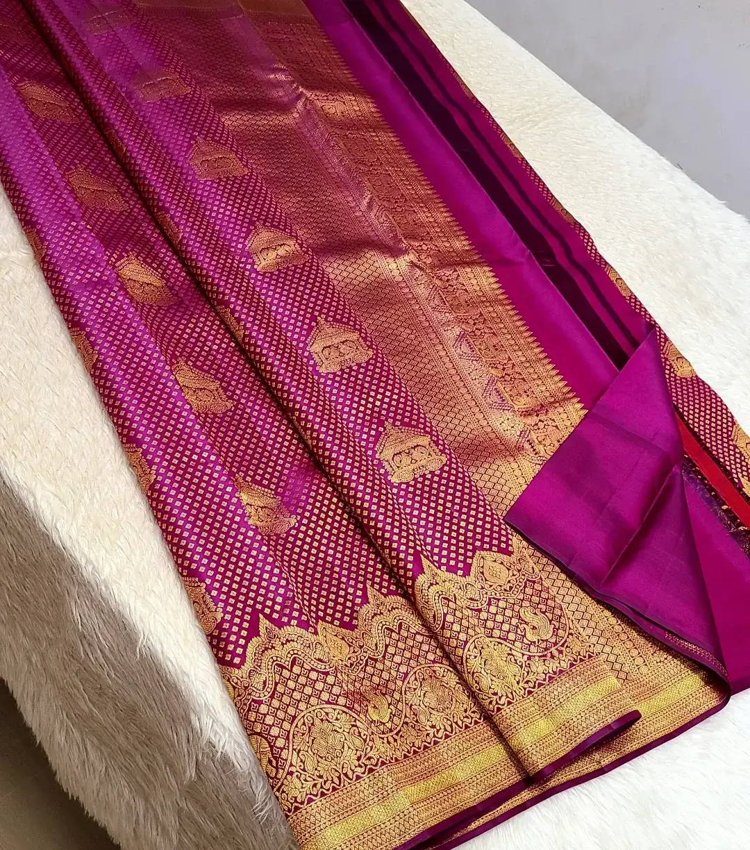 Hypnotic Dark Pink Pure Zari Weaving Banarasi Silk Saree With Desiring Blouse Piece - Image 3