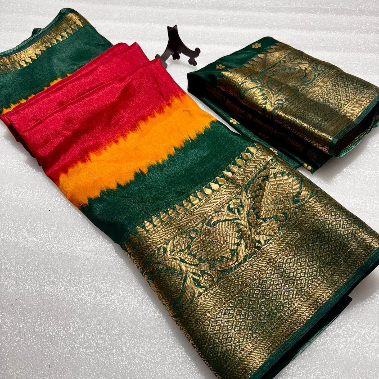 Hypnotic Maroon Banarasi Dola Silk Saree With Eloquence Blouse Piece - Image 3