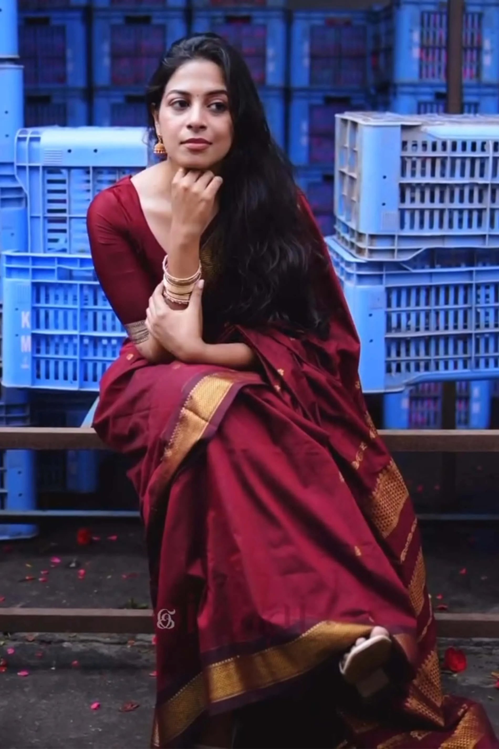 Hypnotic Maroon Soft Silk Saree With Scrupulous Blouse Piece - Image 5
