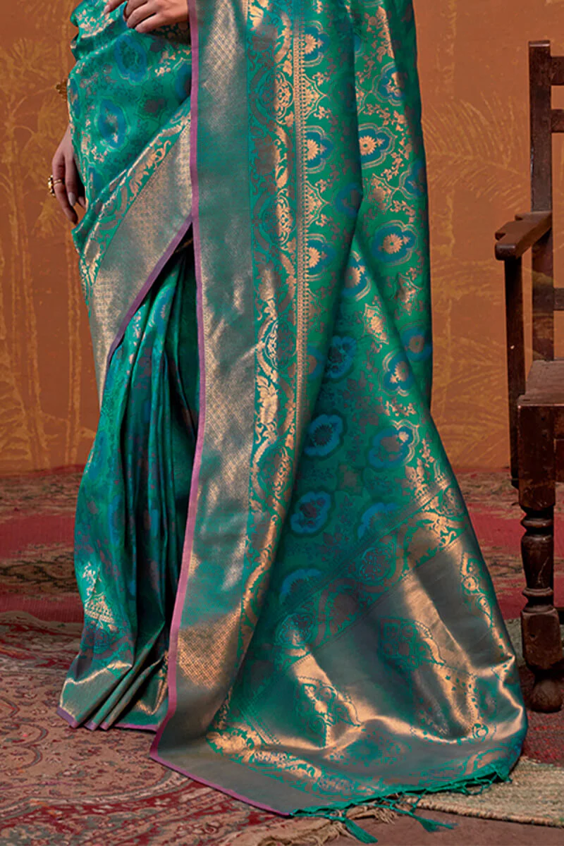 Hypnotic Rama Kanjivaram Silk Saree With Blissful Blouse Piece - Image 4