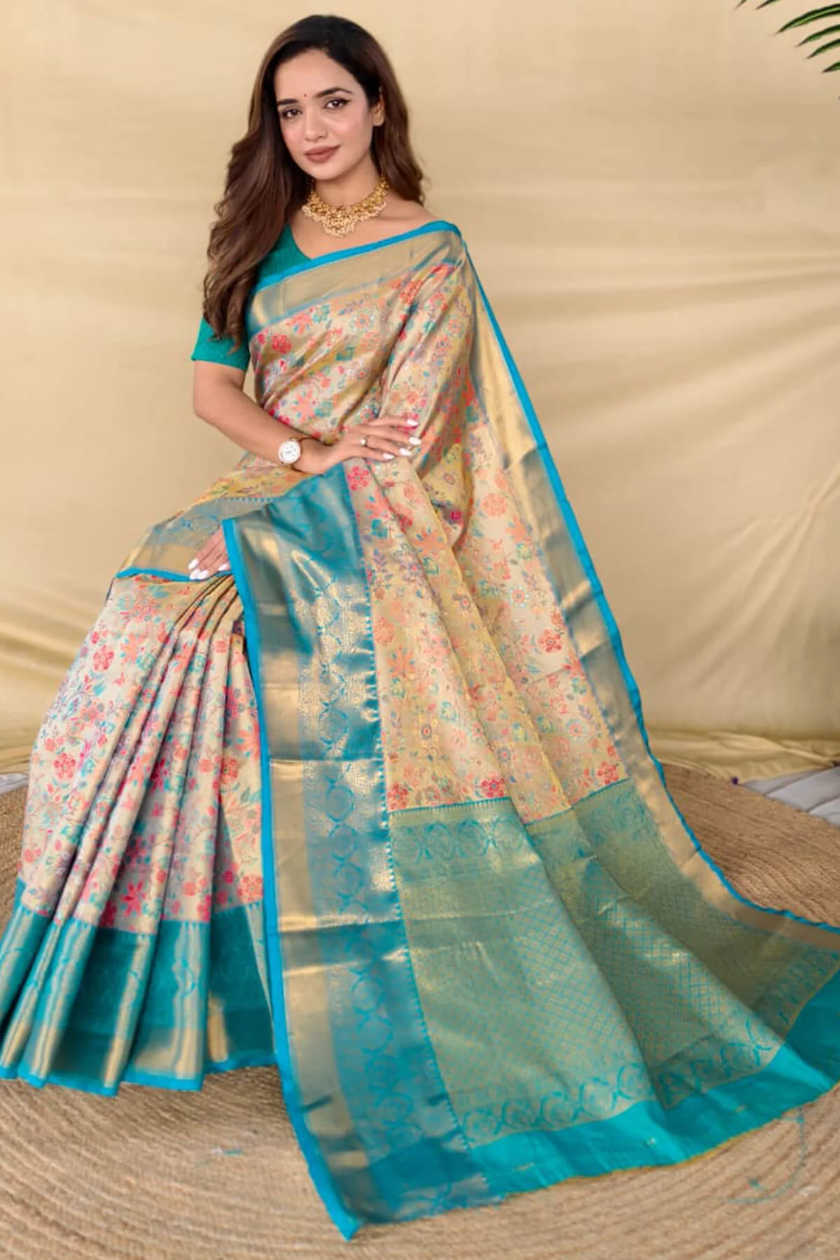 Imbrication Beige Kanjivaram Silk Saree With Serendipity Blouse Piece - Image 4