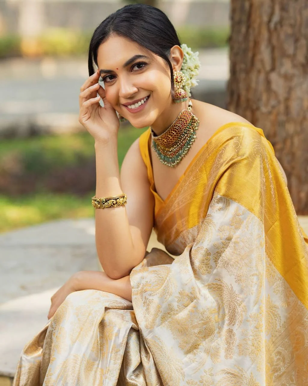 Imbrication Beige Soft Silk Saree With Embellished Blouse Piece - Image 5