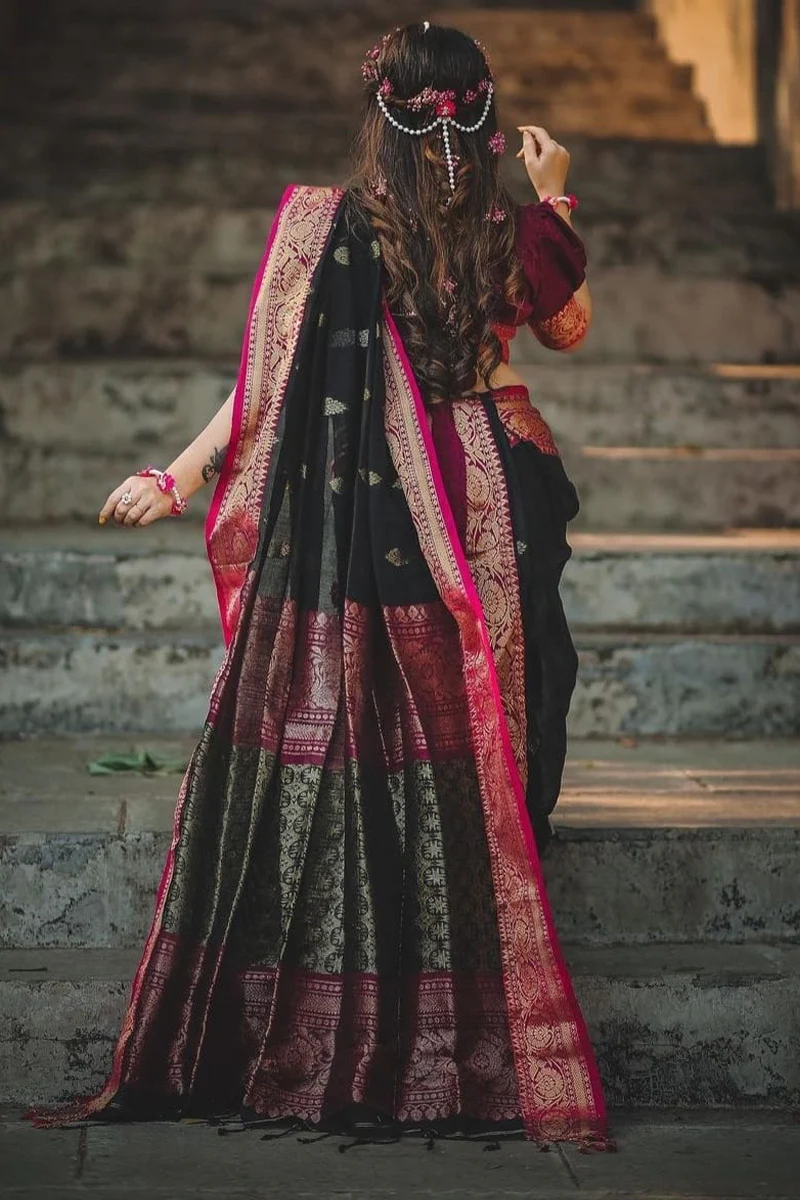 Imbrication Black Soft Silk Saree With Embrocation Blouse Piece - Image 4