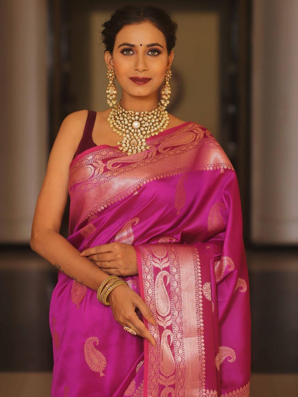 Imbrication Dark Pink Soft Banarasi Silk Saree With Stylish Blouse Piece - Image 4