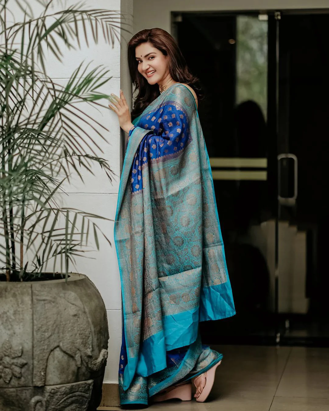 Impressive Blue Soft Banarasi Silk Saree With Beauteous Blouse Piece - Image 3