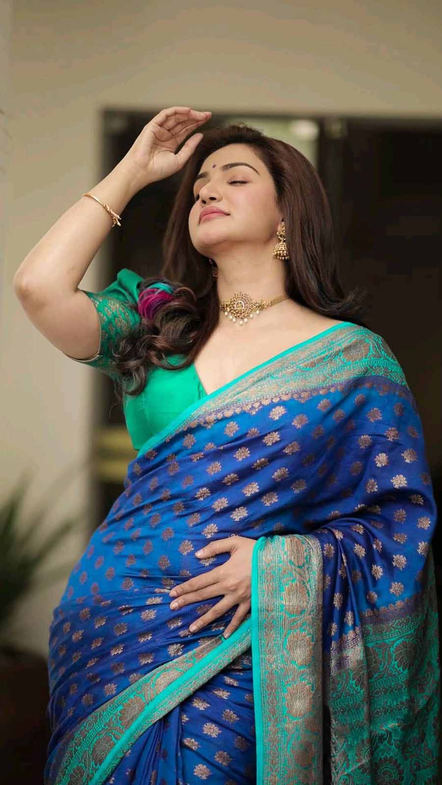 Impressive Blue Soft Banarasi Silk Saree With Beauteous Blouse Piece - Image 4