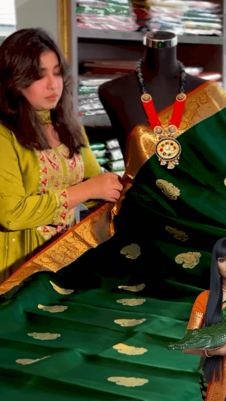 Impressive Dark Green Soft Banarasi Silk Saree With Lovely Blouse Piece - Image 6