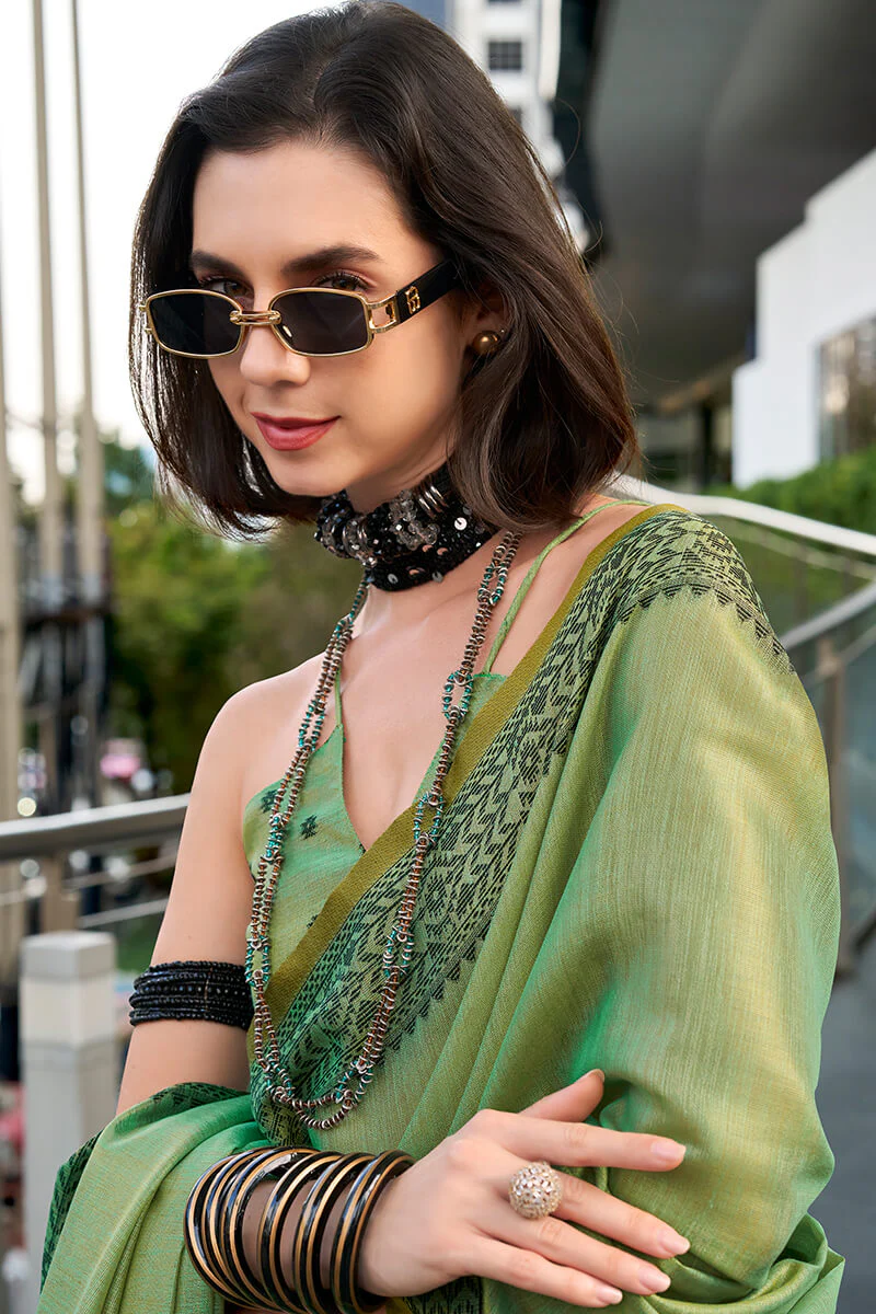 Impressive Green Cotton Silk Saree With Glorious Blouse Piece - Image 2