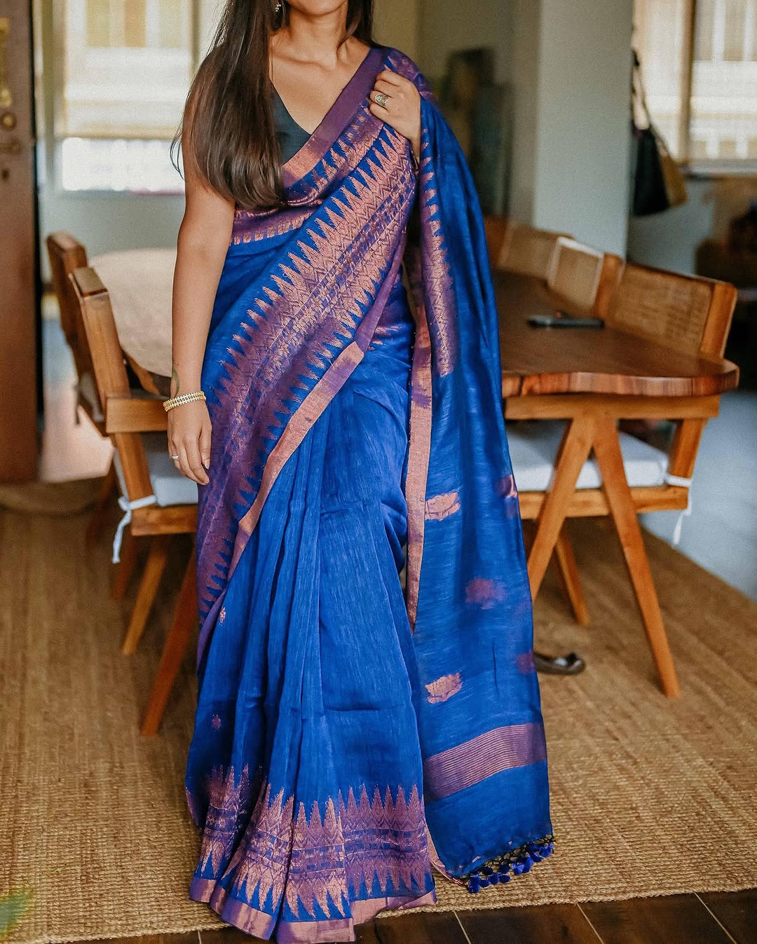 Improbable Royal Blue Cotton Silk Saree With Fragrant Blouse Piece - Image 4